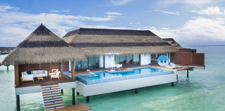 pmm_over-water-family-villa_pool-view