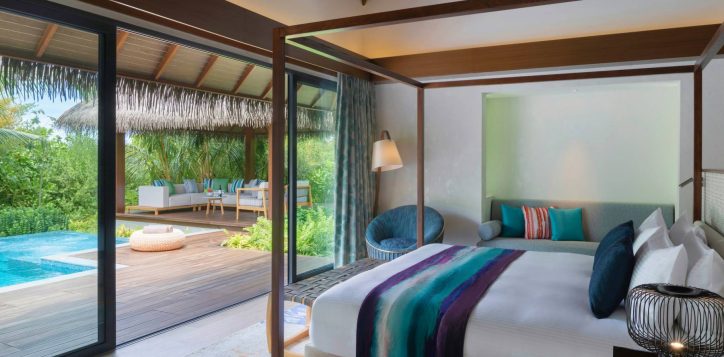 pullman-maldivesmaamutta_2brbeachpoolvilla117_masterbr_31a8570-2