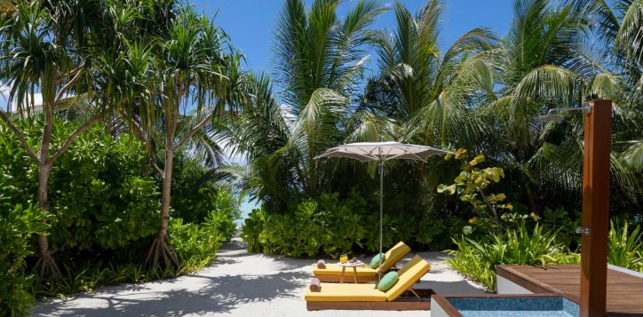 pullmanmaldivesmaamutta_2brbeachvilla117_deckchairsinsand_8977-2