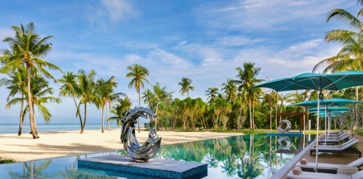 the-hub_pool-beach-2