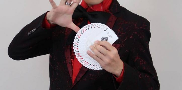 magician-adrianchong-175816100_904746466987103_1802625678046304769_n