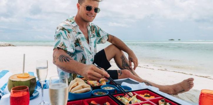 destination-dining-panorama-picnic-lunch-2